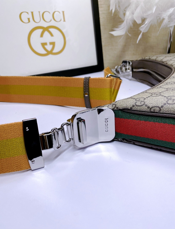 激安グッチバッグコピー着用イメージ